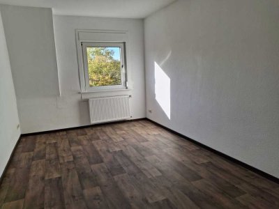 Helle 2-Zimmer Wohnung im 3. OG in Frankfurt-Griesheim