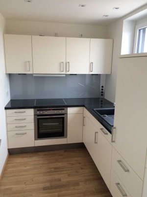Stilvolle, neuwertige 2-Raum-Wohnung mit gehobener Innenausstattung mit EBK im Candis Punkto