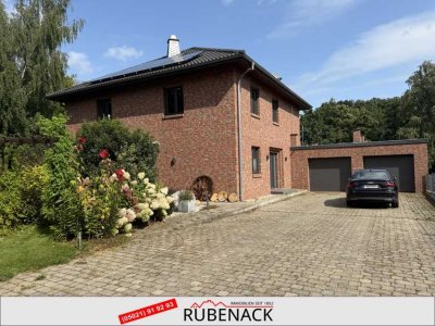 Moderner Komfort trifft Energieeffizienz!
Ihr exklusives Einfamilienhaus in Linsburg