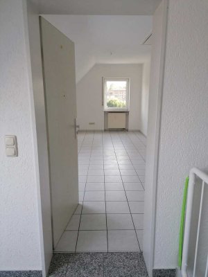 Geschmackvolle helle Appartementwohnung mit separatem Schlafzimmer in Heidesheim