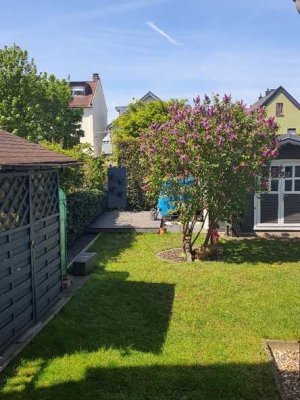 Haus im Haus, moderne Eigentumswohnung mit Terrasse, Garten und 2 Bädern - von Privat