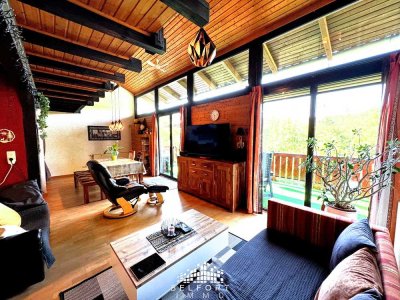 WOHNEN WIE IM URLAUB: IHR NEUES ZUHAUSE MIT BLICK INS GRÜNE, GROSSEM GARTEN UND CARPORT