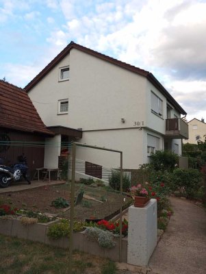 Schöne und helle 4,5 Zi-Wohnung im Grünen mit separatem Büro/Hobbyraum + Außenstellplatz