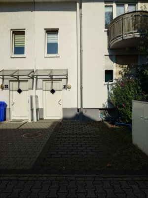 Gepflegte 4-Zimmer Maisonette-Wohnung mit Balkon in Rodgau
