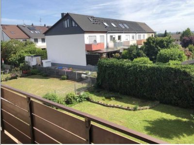 Attraktive und modernisierte 3-Zimmer-Wohnung mit Balkon und EBK in Reinheim