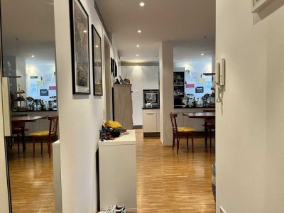 Großzügige 4 Zimmer-Wohnung in ruhiger Ortsrandlage mit 2 TG Plätzen