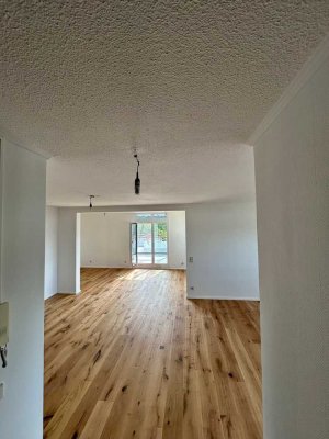 Traumhaft wohnen am Gifizsee - Komplett sanierte 3-Zimmer-Wohnung mit Wintergarten und Dachterrasse