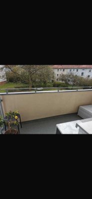 Modernisierte 2,5-Zimmer-Wohnung mit Balkon und Einbauküche in Kassel