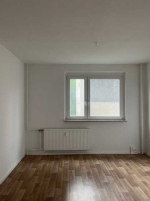 Renovierte 3 Raum Wohnung mit großzügigem Balkon und Aufzug in Gera Lusan