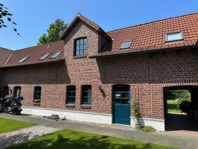 Wohnen auf dem Land! Maisonettewohnung mit Garten auf dem Gutshof!