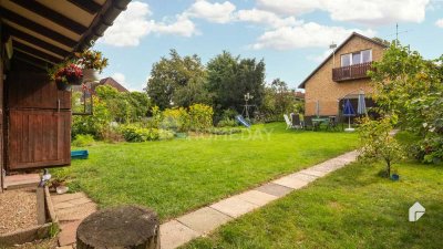 Charmante Doppelhaushälfte mit 4 Zimmern, Garage und Garten in Sülfeld