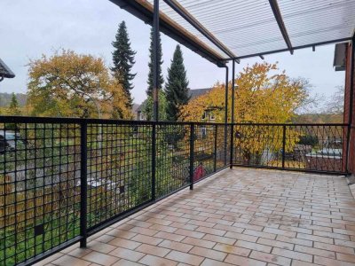 geräumige 5 Zimmer-Wohnung mit Balkon auf zwei Etagen