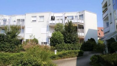 Schöne Single-2-Zimmer-Wohnung mit Balkon, EBK und TG-Stellplatz in Wendlingen am Neckar