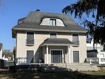Frankfurt-Maintal – Erstbezug! Komplett sanierte freistehende Luxusvilla in begehrter Wohnlage