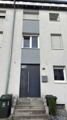 Ansprechendes und modernisiertes 4-Zimmer-Reihenhaus mit gehobener Innenausstattung in Oberhausen