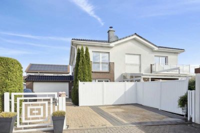 Repräsentatives, lichtverwöhntes Einfamilienhaus in Feldrandlage!