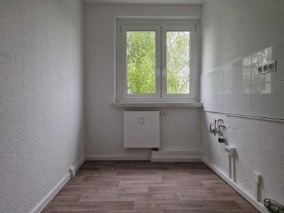 Neuwertige Wohnung nach Renovierung in zentraler Lage mit Tageslicht in Küche und Bad