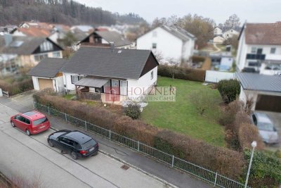 Flexibler Bungalow in Bestlage: Wohnen, Vermieten oder Neubau – Ihre Entscheidung!
Objektnummer 202