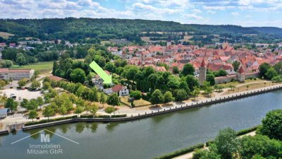 Unverbaubares Einfamilienhaus mit Doppelgarage in einmaliger Lage direkt am Main-Donau-Kanal