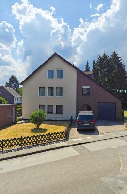 Modernisierte Vermietete Kapitalanlage (1.OG) in 3-Familienhaus in Top Lage in Romberg
