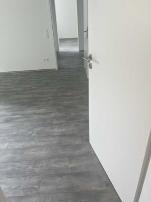 Top sanierte 3 Raum Wohnung mit Balkon