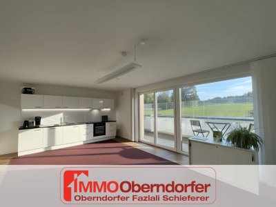 Moderne Drei-Zimmer-Wohnung mit Parkplatz und Tiefgaragenstellplatz | HOF