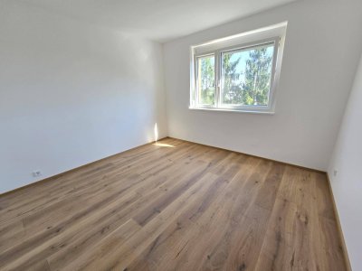 * * * ERSTBEZUG NACH GENERALSANIERUNG.... HÜBSCHE GRÜNBLICK-LOGGIA... NEUE KÜCHE... LIFT... PARKPLATZ * * *