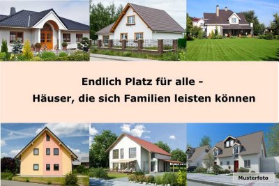 Großzügiges Doppelhaus: Perfekt für zwei Familien