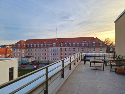 3-Zi. Wohnung mit großer Dachterrasse, Einbauküche, 2 TG-Stellplätzen