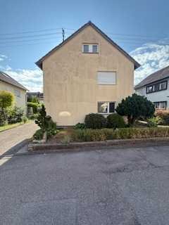3-Familienhaus mit Potential für Kapitalanleger