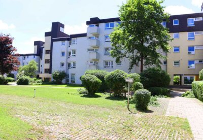 1-Jahr-Befristet: Renoviert, möbliert und freundlich helle 2-Zi-Whg. mit Loggia in U-Bahn-Nähe (U6)