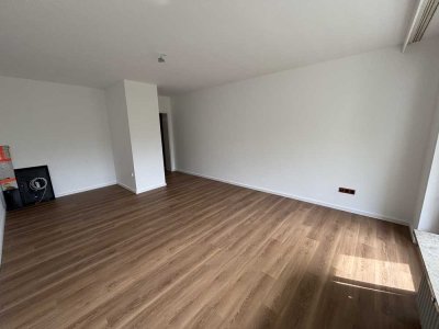 Gepflegte  1-Raum-Wohnung mit Balkon und Einbauküche in Neustadt Aisch