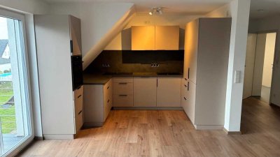Exklusive 4-Raum-Maisonette-Wohnung mit geh. Innenausstattung mit Balkon und EBK in Postbauer-Heng