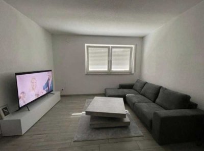 2-Zimmer-Wohnung mit Einbauküche, Bodenheizung, Dachb. Stellraum, Hausmeisterservice & Stellplatz