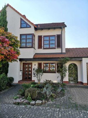 Gepflegte DHH mit Sauna, EBK und Kamin in Nußloch