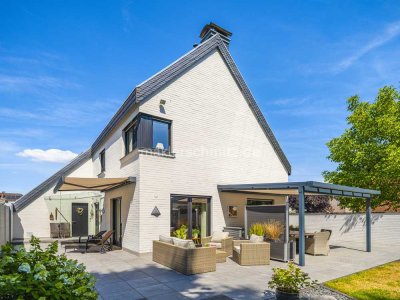 KORSCHENBROICH - HERZBROICH 
EXKLUSIVES WOHNEN - FREISTEHENDES ARCHITEKTENHAUS NAHE DEM GOLFPLATZ!