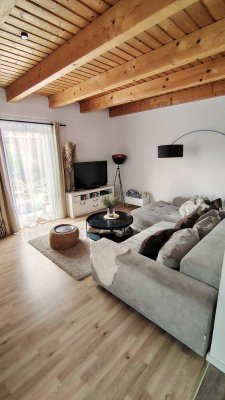 Ansprechende 4-Zimmer-Doppelhaushälfte mit einem gemütlichen Garten