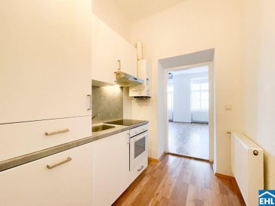 In U-Bahn-Nähe: Singlewohnung in wunderschönem Altbau