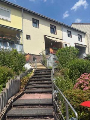 Gepflegtes Einfamilienhaus in schöner Lage von Geisweid