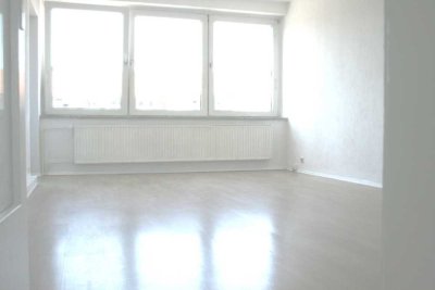 Schöne und ruhige 3-Raum-Wohnung mit Balkon in Braunschweig Querum