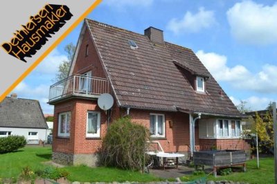 Gediegenes Einfamilienhaus auf schönem Grundstück mit altem Baumbestand in Lunden, Kreis Dithmarsche