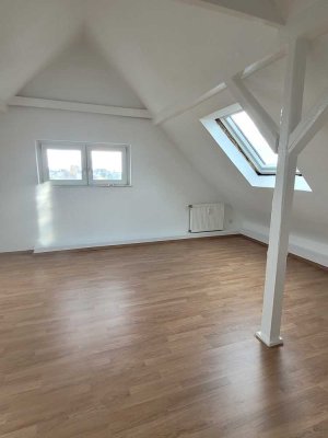 Charmante 1-Zimmer Dachgeschosswohnung in Solingen-Wald