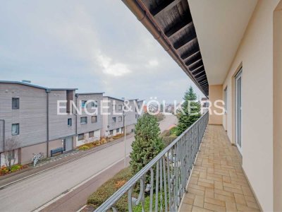 Sanierte, helle 4-Zimmer-Wohnung mit großer Wohnküche