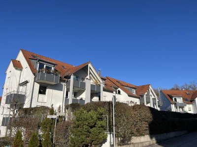 Ehningen: Sonnige 3.5 ZW-Maisonette mit Garage und Stellplatz
