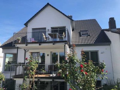 Schöne 4-Zimmer-Wohnung mit gehobener Innenausstattung und Balkon zentral in Großostheim