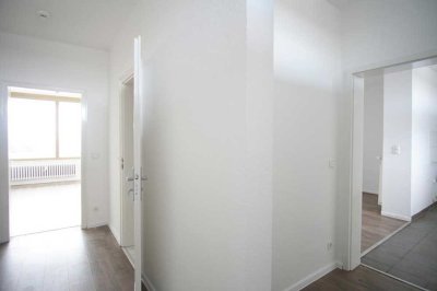 **Große Wohnküche für gesellige Mieter mit SONNENBALKON**