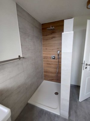 Schöne 3,5-Zimmer-DG-Wohnung im Landhausstil mit Balkon und EBK