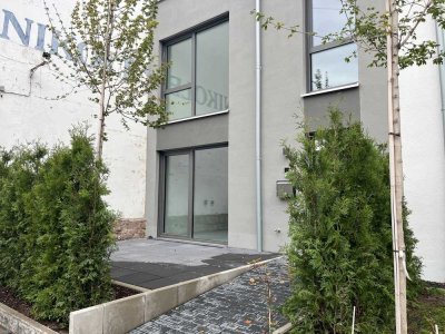 Neubau Town-House mit Eventküche in Ginsheim-Gustavsburg inklusive Terrasse und Tiefgarage