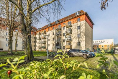2 Zimmer I modernes Tageslichtbad mit Dusche I Einbauküche mit Waschmaschine I frisch renoviert
