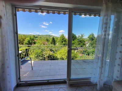 Exzellente Aussicht; hell, möbliert; 2,5 ZKB gemütlicher West-Balkon mit Markise; ab 15. August